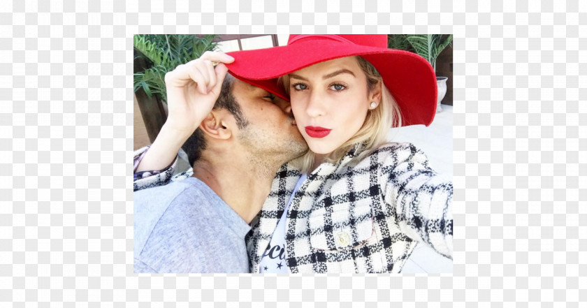Hat Sophia Abrahão Love Nose Couple PNG