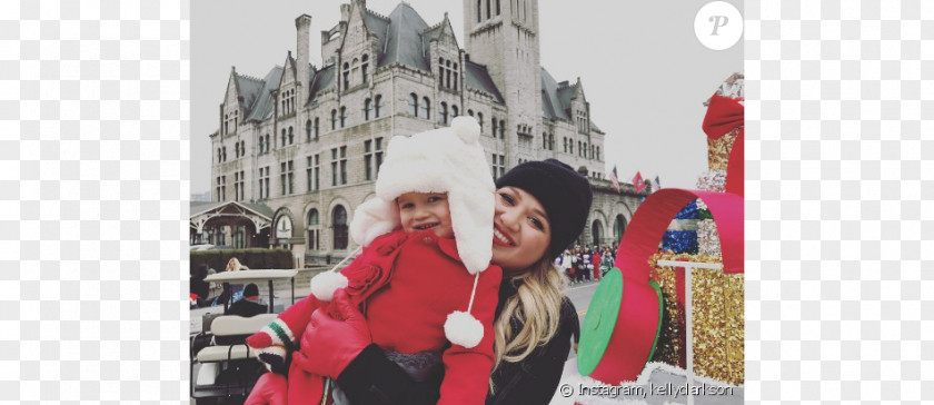 Kelly Clarkson River Rose And The Magical Christmas Celebrity Child Piece By PNG