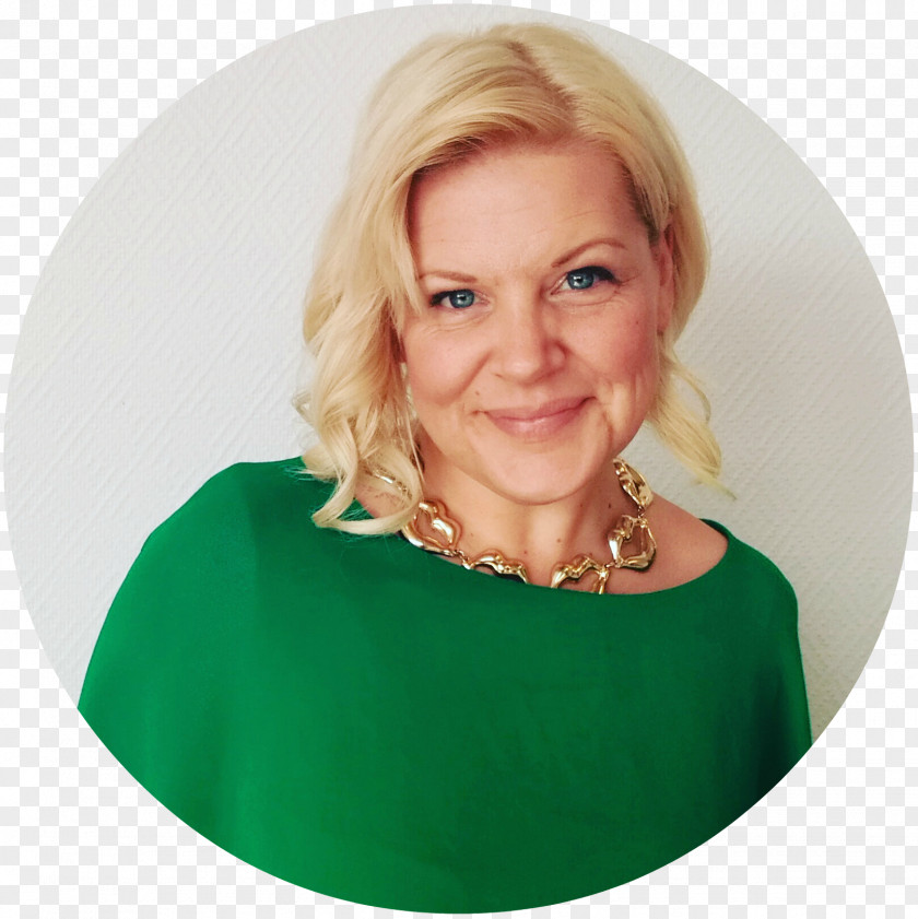 Meg Pryor Amberly Cosmetics AS Marketing Norwegian Social Media Interest PNG