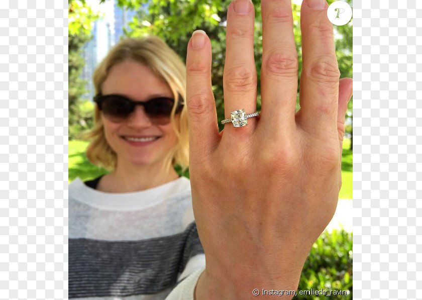 Beauty And The Beast Emilie De Ravin Once Upon A Time Engagement Ring PNG