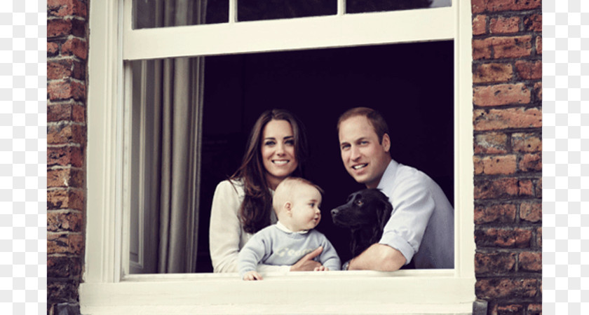 Kate Middleton Dog Buckingham Palace British Royal Family Lupo PNG