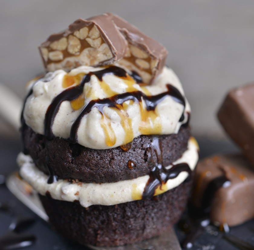Snickers Cupcake Muffin Chocolate Brownie Fudge Dessert PNG