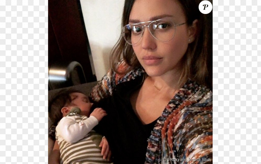 Jessica Alba The Honest Company Breastfeeding Infant Son PNG