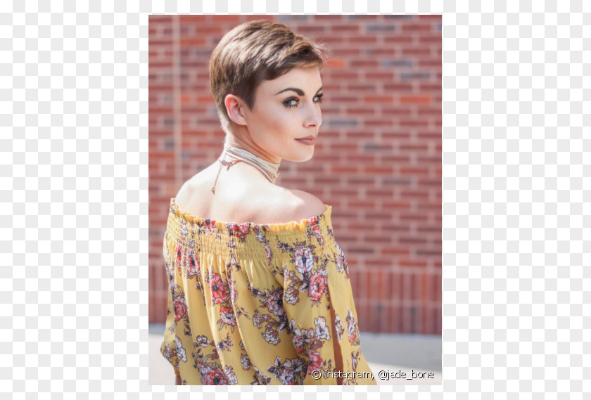 Anne Hathaway Pixie Cut Long Hair Blond PNG