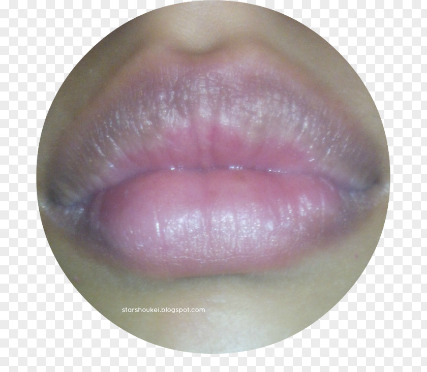 Bad Smell Lip Gloss Close-up PNG