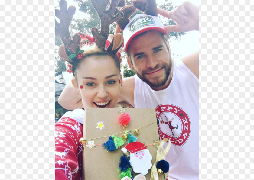 Kate Hudson Miley Cyrus Liam Hemsworth Christmas Gift Actor PNG